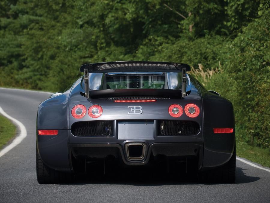  Bugatti Veyron 16.4 2005 года  (US) (фото 3 из 17)